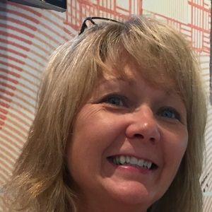 Meet your Posher, Suzanne